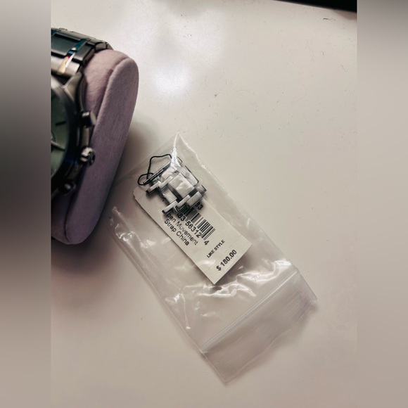 Men’s Gunmetal Fossil Watch - Picture 6 of 6